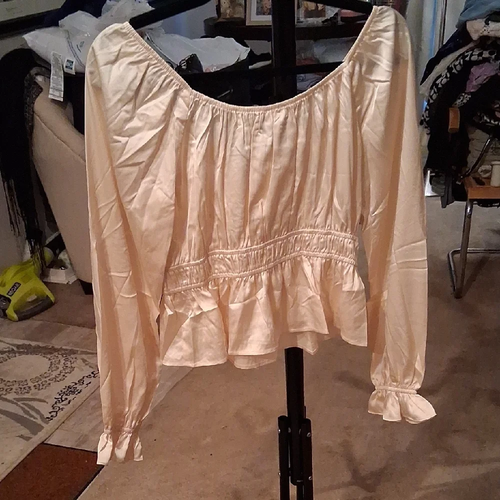 Hem & Thread Ivory Ruffle Blouse - Picture 4 of 5